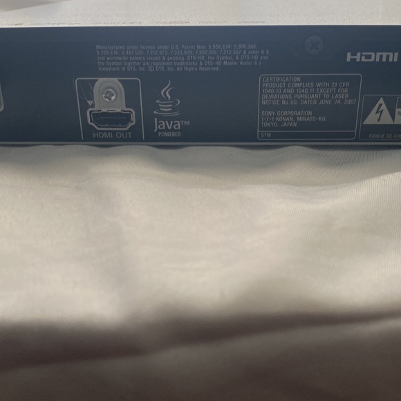 Sony Blu-Ray DVD player w/ Netflix - Picture 5 of 5